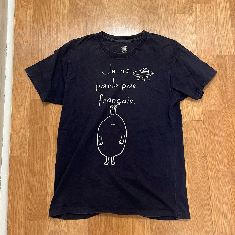 Black Graphic Tee with French Phrase - Casual Men's Shirt